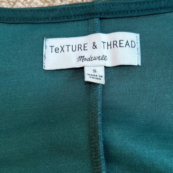 Texture and thread by MADEWELL Size S green cross over side tie dress - Picture 9 of 13